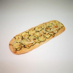 Coca de calabacín y cebolla